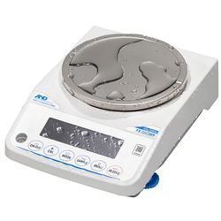 AND Weighing FX-3202WP IP65 Waterproof External Calibration Balance 3200 g x 0.01 g AND Weighing FX-3202WP IP65 Waterproof External Calibration Balance 3200 g x 0.01 g